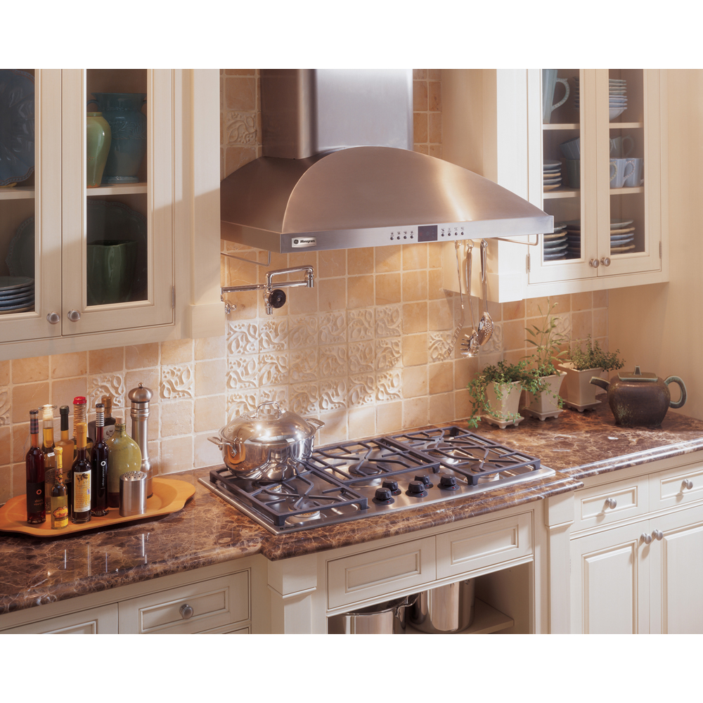 GLOBAL_PRODUCTS_36INCH_Stainless_Steel_ZV950SDSS_MONOGRAM_Angle_Lifestyle.jpg